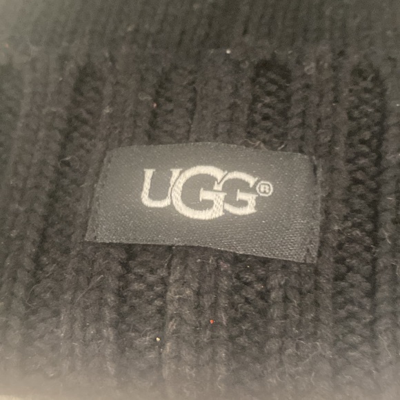 Wool UGG Beanie with Pom. NWOT - Picture 3 of 5